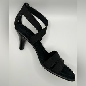 Vivanz Black Strappy Sandal (Size 7)